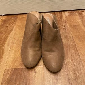 EUC Report Faux Suede Mule